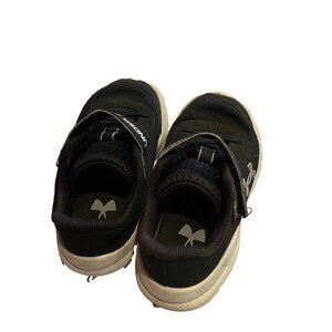 Toddler under amour sneakers 🛍️🛍️5/30🛍️🛍️